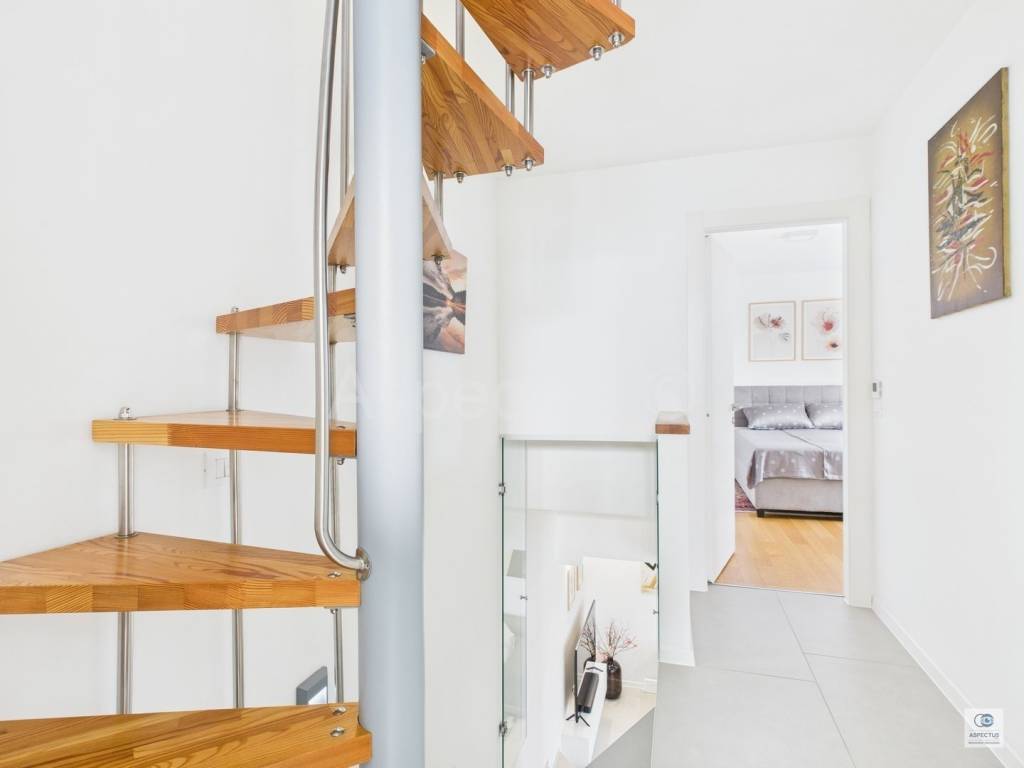 Stan u zgradi, Prodaja, Pula, Pula