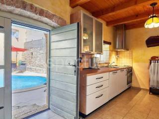 Kamena kuća, Prodaja, Pula, Pula