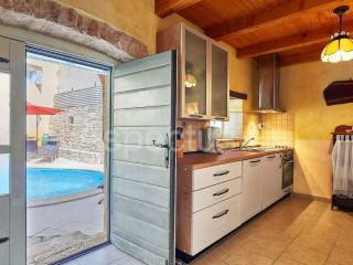 Kamena kuća, Prodaja, Pula, Pula