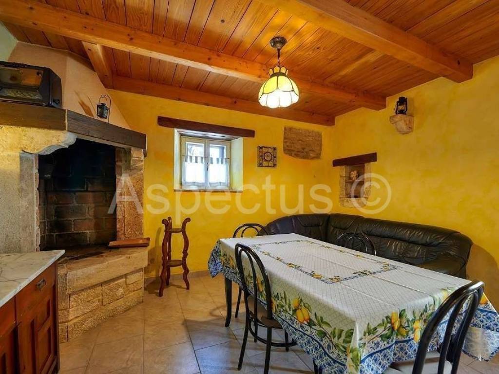 Kamena kuća, Prodaja, Pula, Pula
