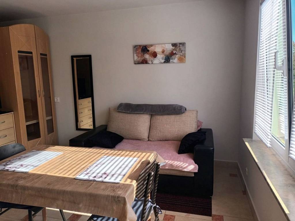 Strahoninec, Strahoninec