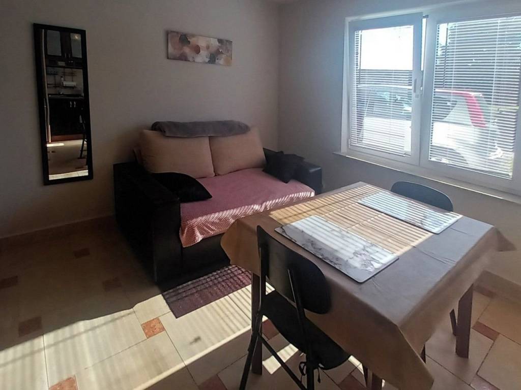 Strahoninec, Strahoninec