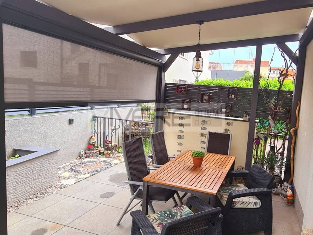 Partially covered terrace