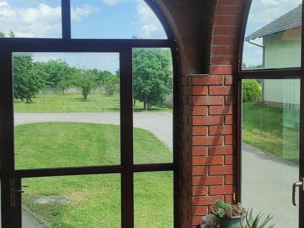 Strahoninec, Strahoninec