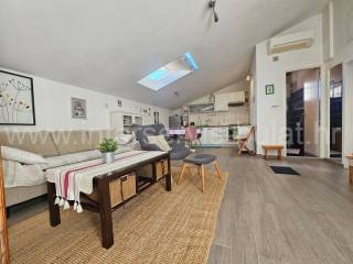 Stan u zgradi, Najam, Šibenik, Šibenik