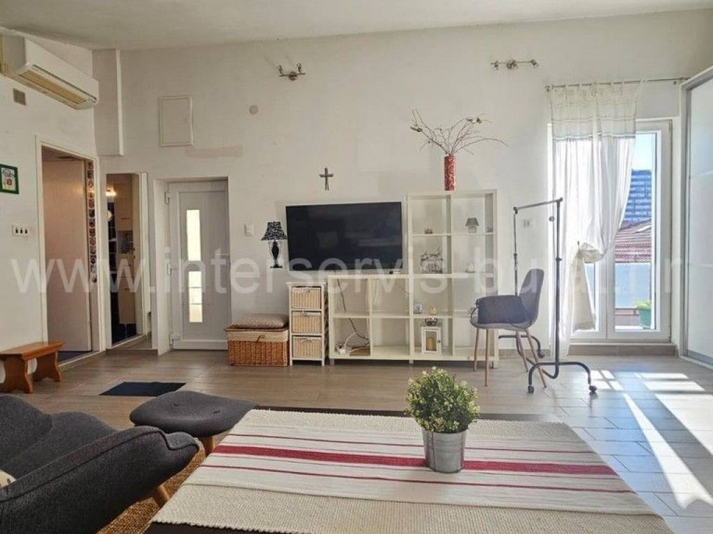 Stan u zgradi, Najam, Šibenik, Šibenik