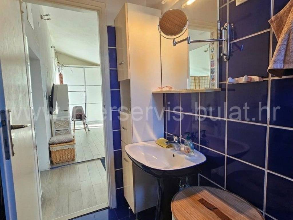 Stan u zgradi, Najam, Šibenik, Šibenik