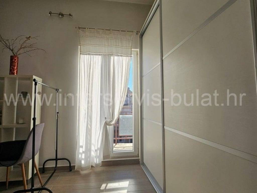 Stan u zgradi, Najam, Šibenik, Šibenik