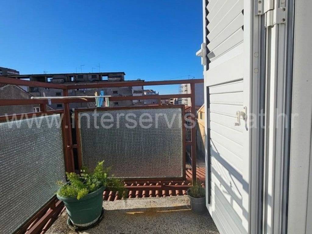 Stan u zgradi, Najam, Šibenik, Šibenik