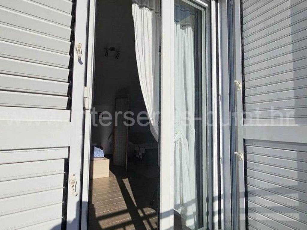 Stan u zgradi, Najam, Šibenik, Šibenik