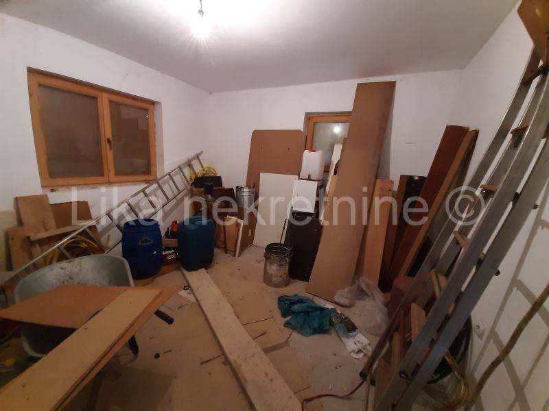 Seosko imanje, Prodaja, Otočac, Glavace