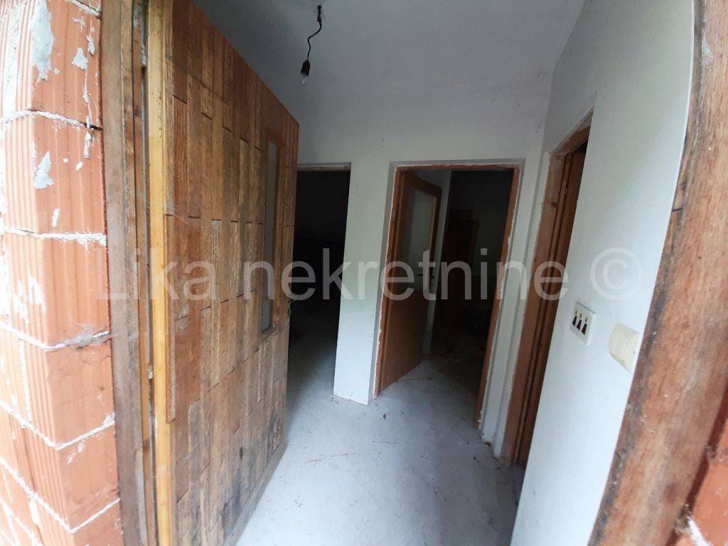 Seosko imanje, Prodaja, Otočac, Glavace