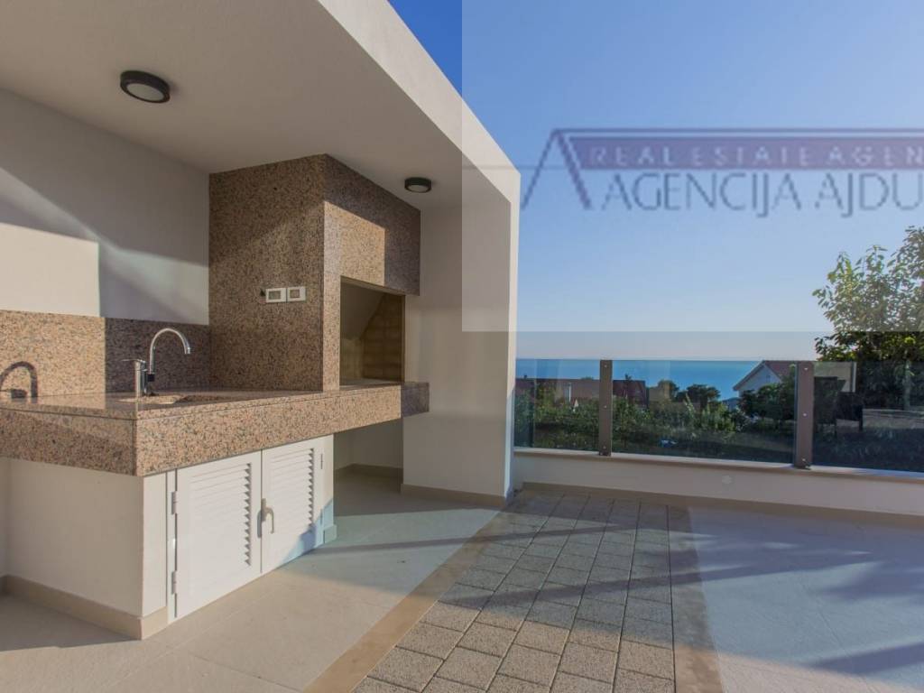 Makarska, Veliko Brdo