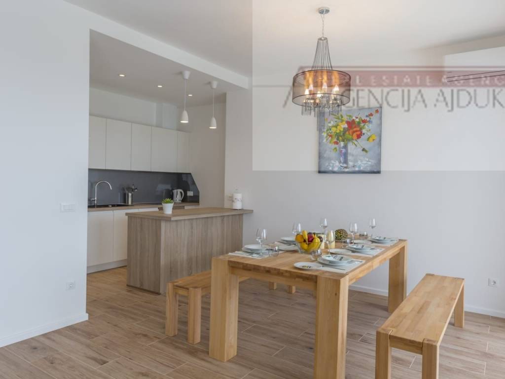 Makarska, Veliko Brdo