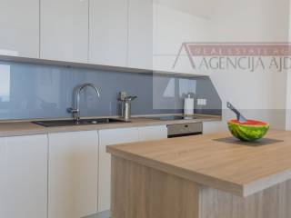 Makarska, Veliko Brdo