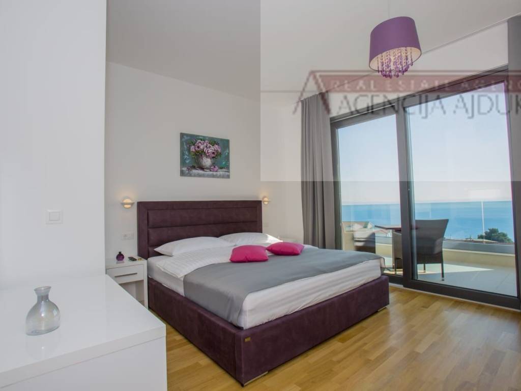 Makarska, Veliko Brdo