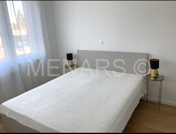 Stan u novijoj zgradi, Prodaja, Karlovac, Švarča