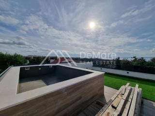 Apartman na moru, Prodaja, Privlaka, Privlaka