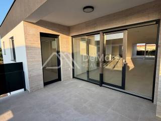 Apartman na moru, Prodaja, Privlaka, Privlaka