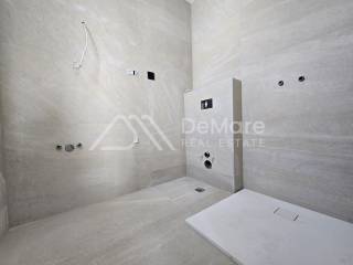 Apartman na moru, Prodaja, Privlaka, Privlaka