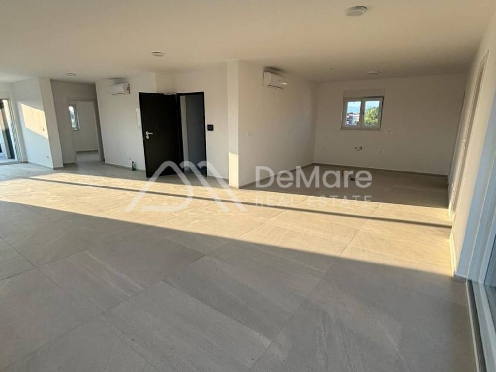 Apartman na moru, Prodaja, Privlaka, Privlaka