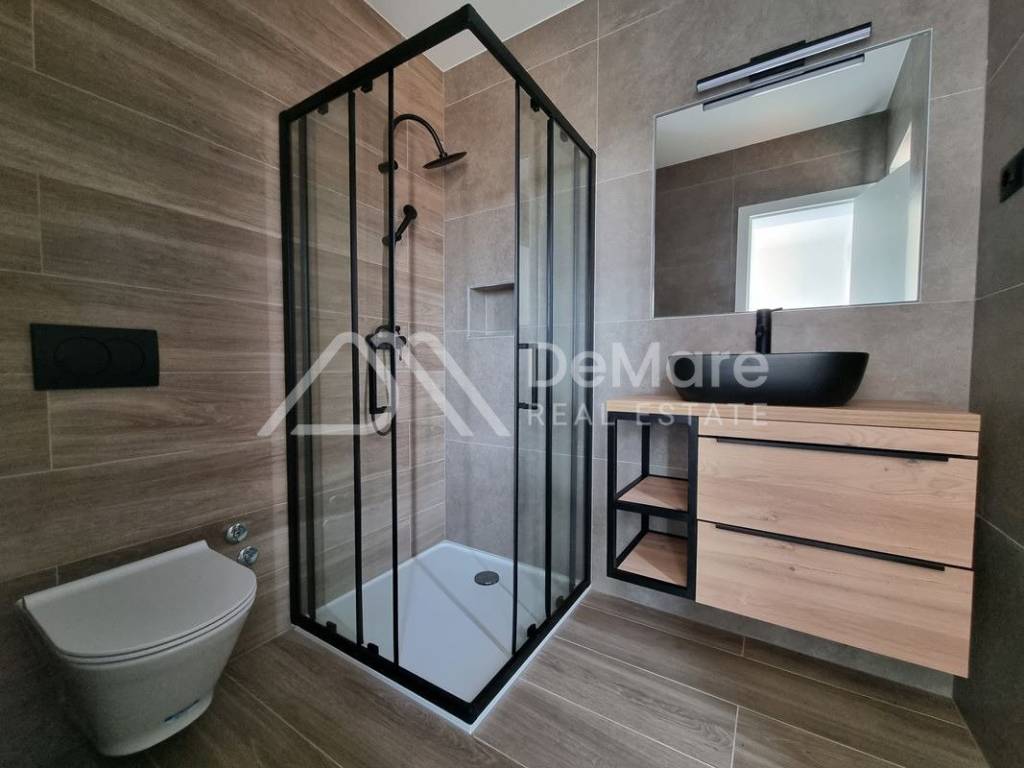 Apartman na moru, Prodaja, Privlaka, Privlaka