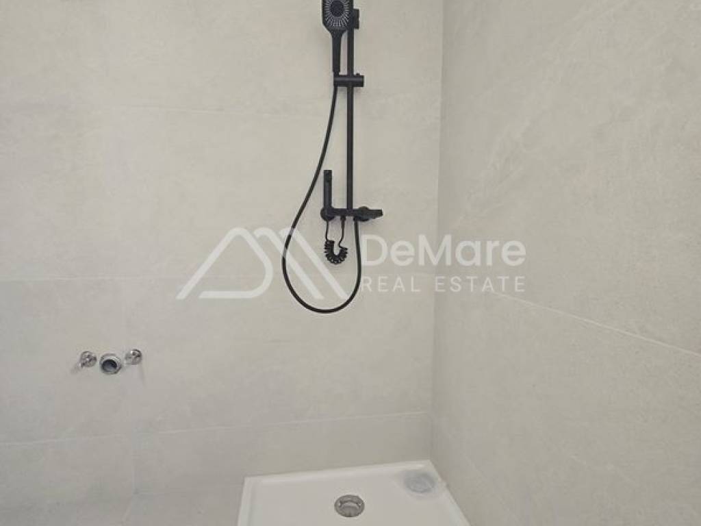 Apartman na moru, Prodaja, Privlaka, Privlaka