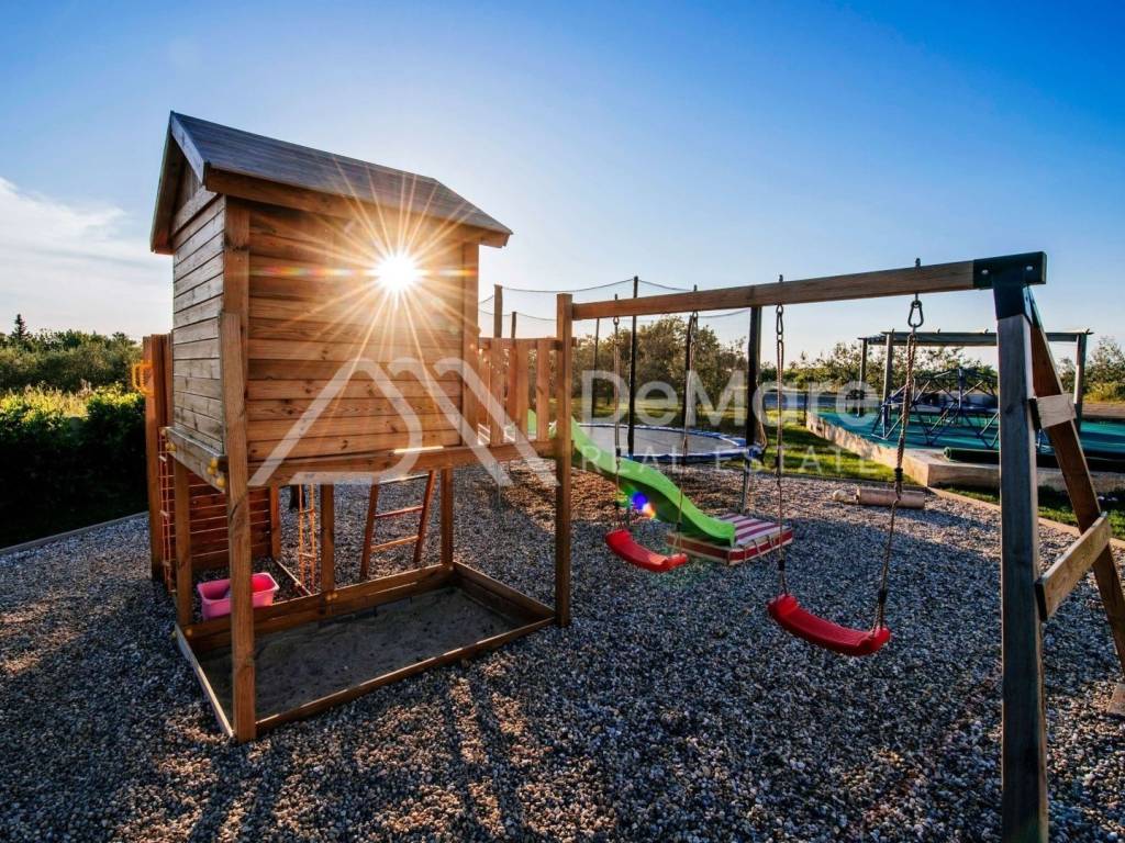 Luksuzna vila, Prodaja, Zemunik donji, Smokovic