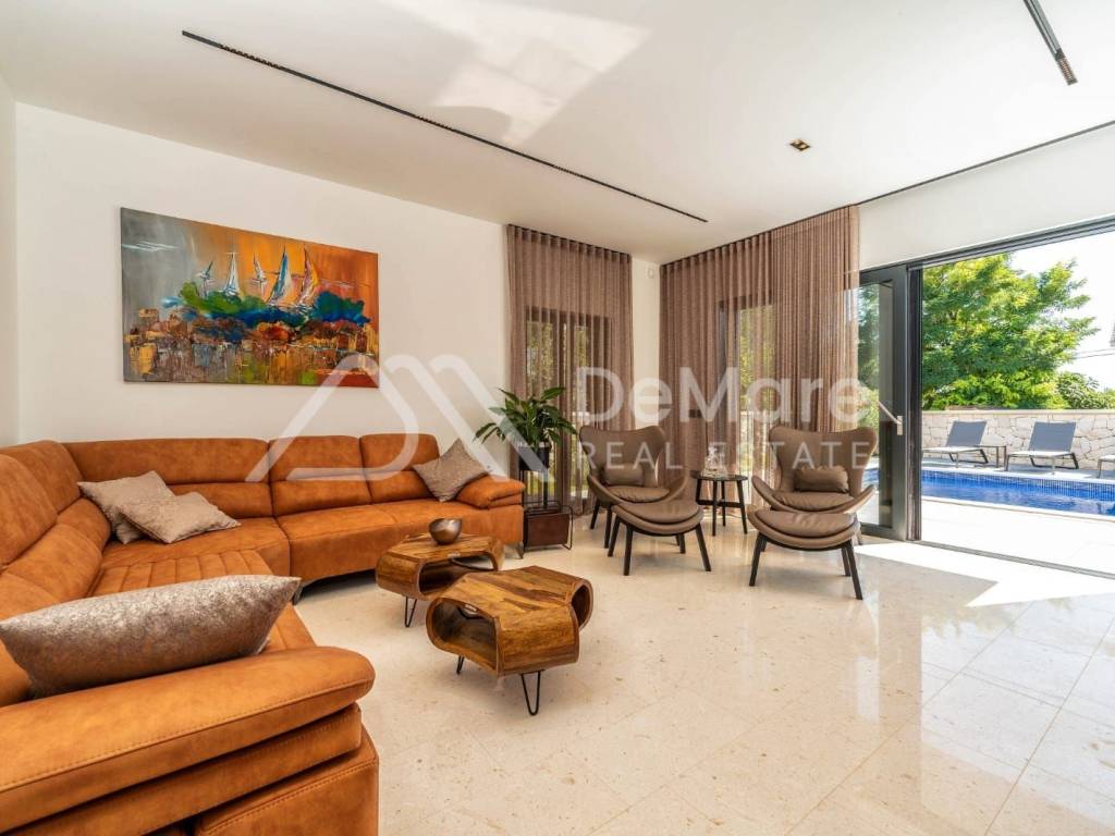 Vila, Prodaja, Privlaka, Privlaka