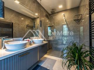 Vila, Prodaja, Privlaka, Privlaka