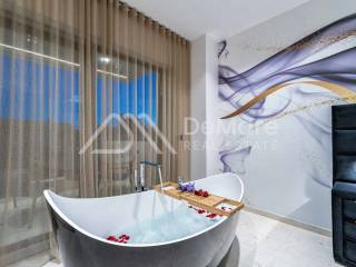 Vila, Prodaja, Privlaka, Privlaka