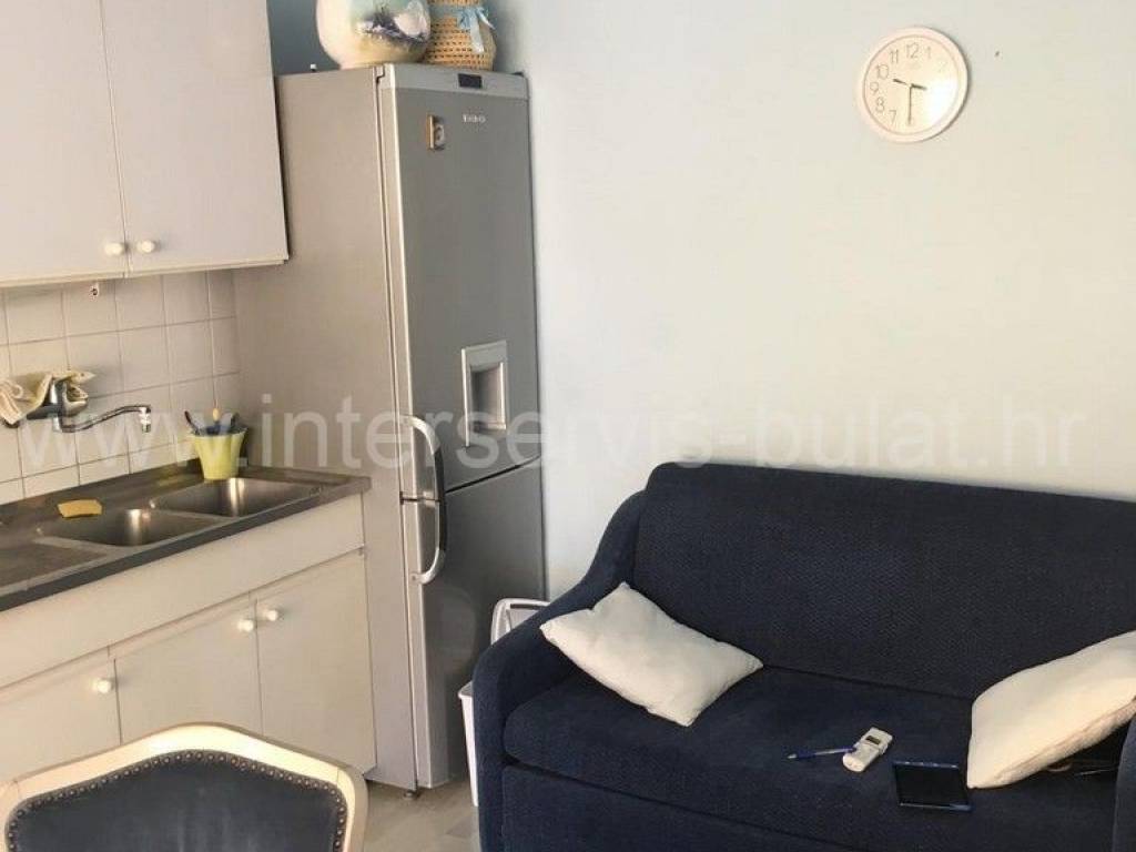 Stan u zgradi, Najam, Šibenik, Šibenik