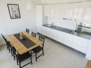 Apartman na moru, Prodaja, Privlaka, Privlaka