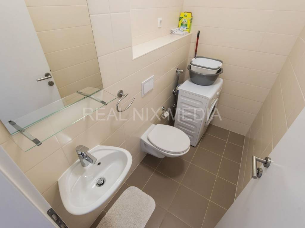 Apartman na moru, Prodaja, Privlaka, Privlaka