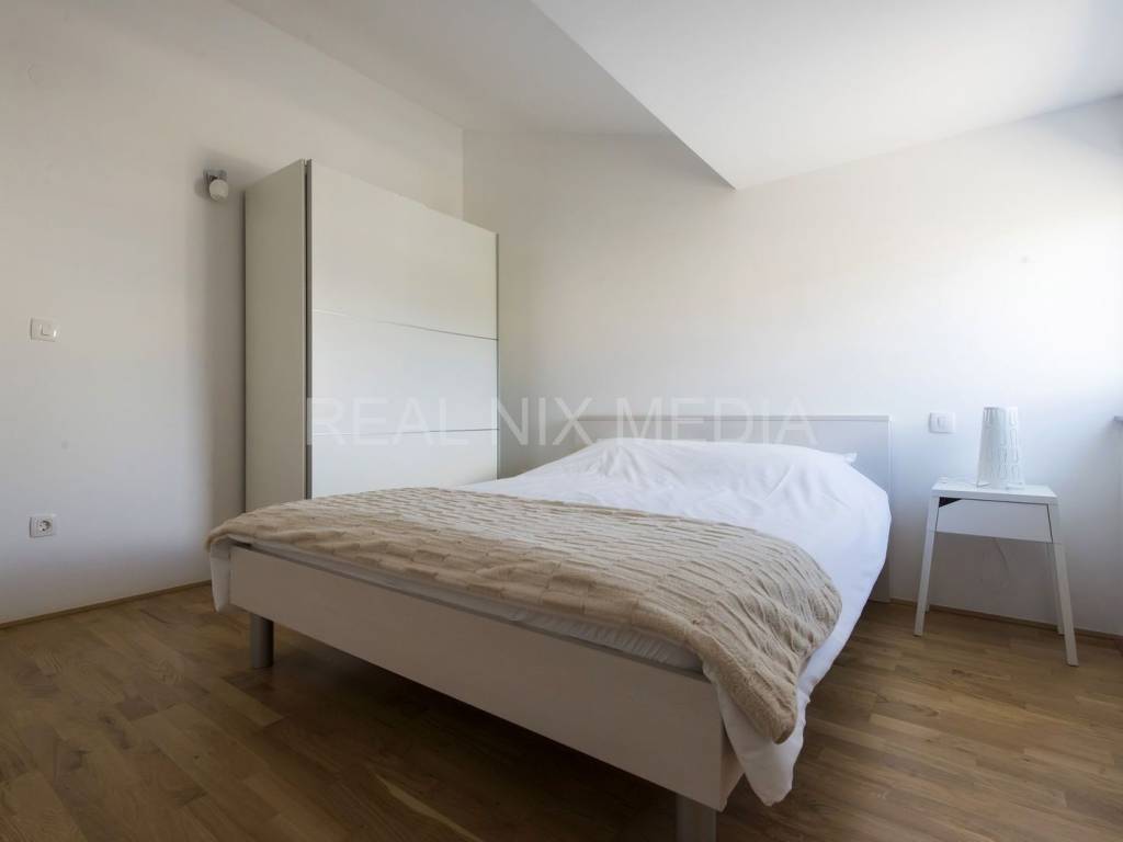 Apartman na moru, Prodaja, Privlaka, Privlaka