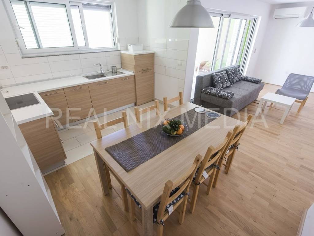 Apartman na moru, Prodaja, Privlaka, Privlaka