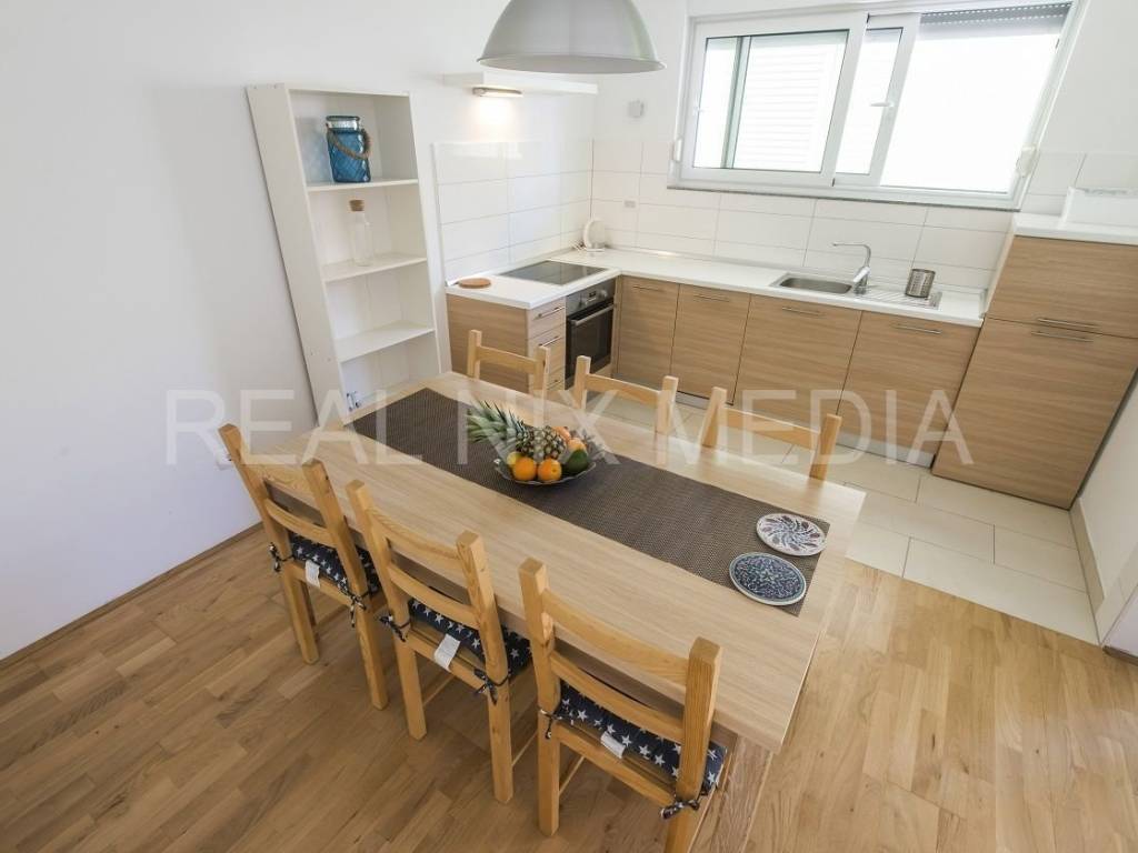 Apartman na moru, Prodaja, Privlaka, Privlaka