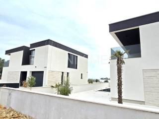 Luksuzna vila, Prodaja, Privlaka, Privlaka