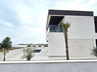 Luksuzna vila, Prodaja, Privlaka, Privlaka