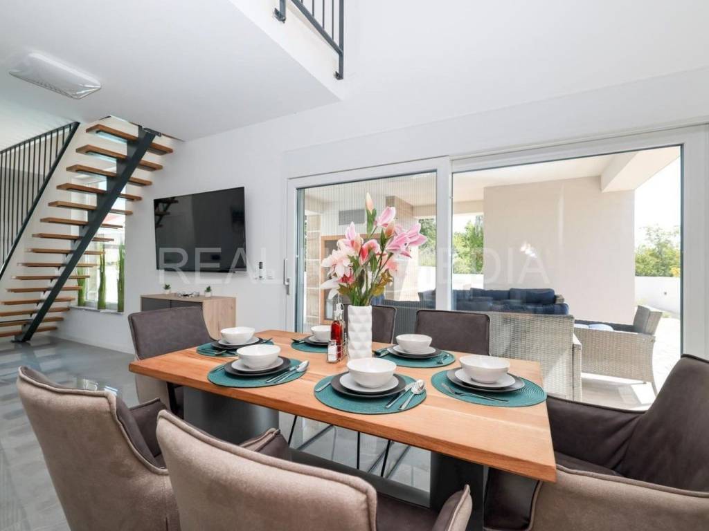 Kuća na moru, Prodaja, Nin, Grbe