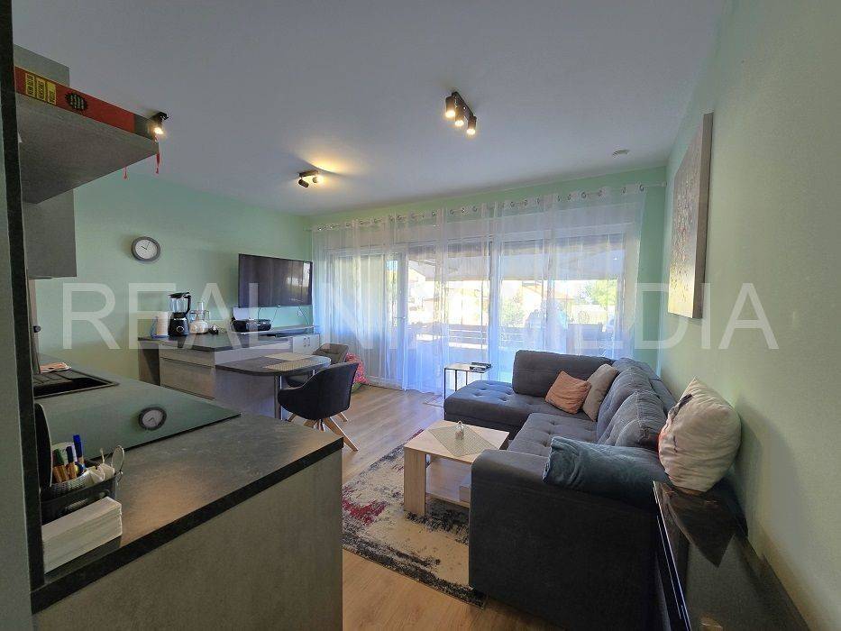 Stan u zgradi, Prodaja, Vrsi, Zukve