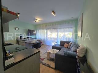 Stan u zgradi, Prodaja, Vrsi, Zukve