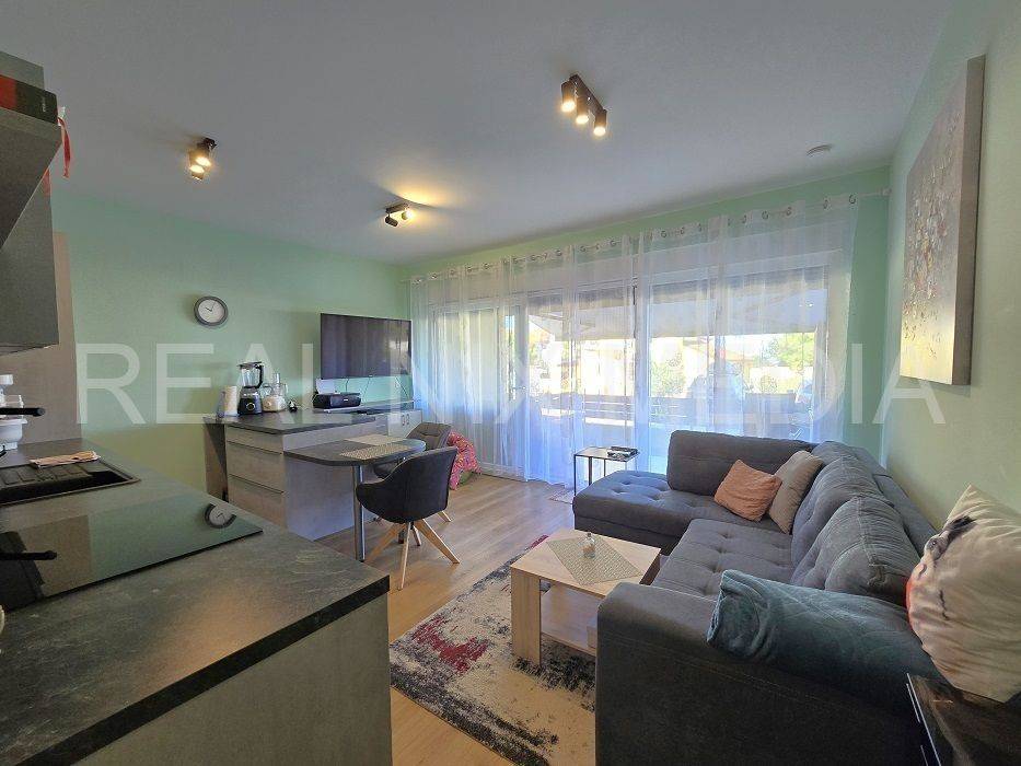 Stan u zgradi, Prodaja, Vrsi, Zukve