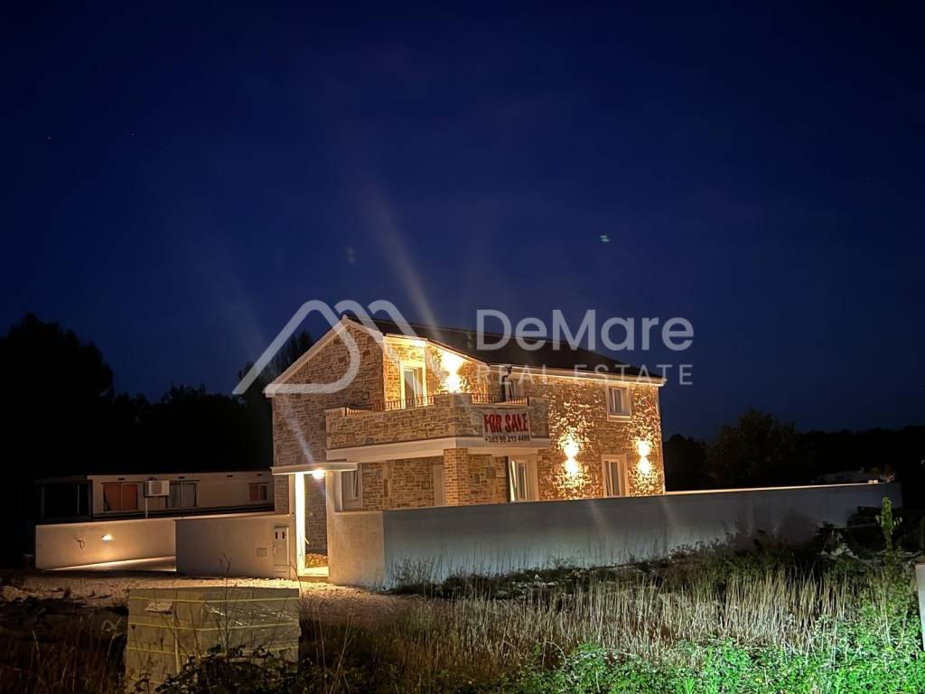 Vila, Prodaja, Vrsi, Vrsi