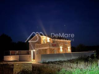 Vila, Prodaja, Vrsi, Vrsi