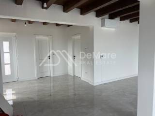 Vila, Prodaja, Vrsi, Vrsi