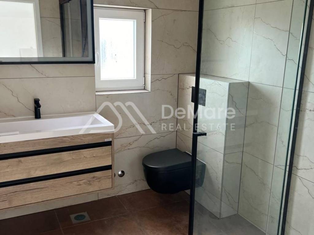 Vila, Prodaja, Vrsi, Vrsi