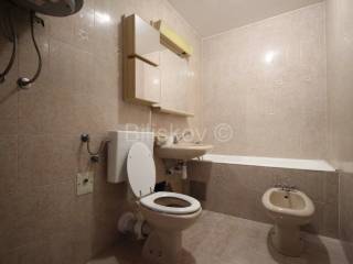 Flat in a building, Sale, Solin, Japirko