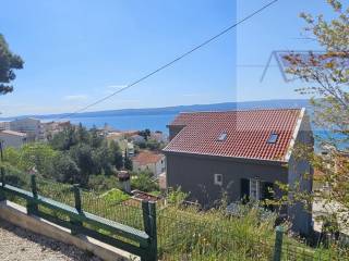 Omis, Omis