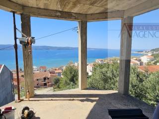 Omis, Omis